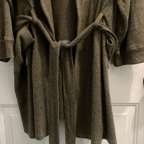 Army Green Short Hooded Robe - Picture 3 of 7
